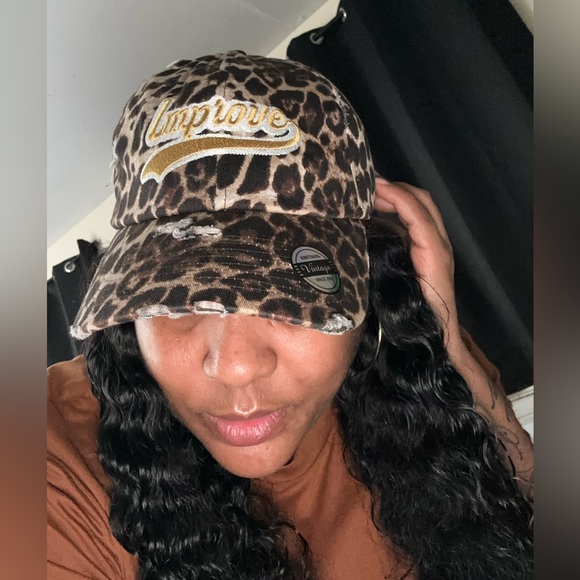 10/26 5:00 PM SELLING YOURS AND MINE - Picture 8 of 8